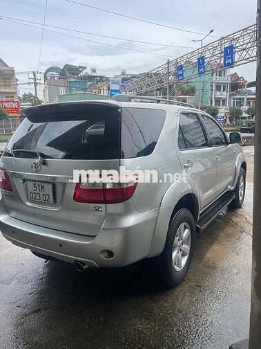 Toyota Fortuner 2011 máy xăng số tự động xe đẹp
