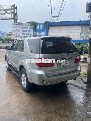 Toyota Fortuner 2011 máy xăng số tự động xe đẹp