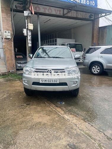 Toyota Fortuner 2011 máy xăng số tự động xe đẹp