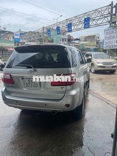 Toyota Fortuner 2011 máy xăng số tự động xe đẹp