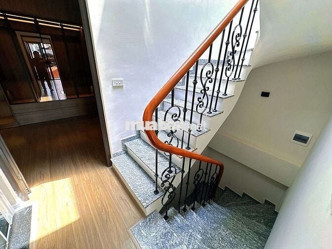 Vương Thừa Vũ - Thanh Xuân, DT 52m2 * 6 tầng Thang máy, oto đỗ cửa