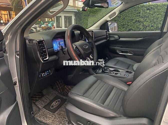 Bán Everest Sport 2023 - 15800km - Chất xe đẹp 95%
