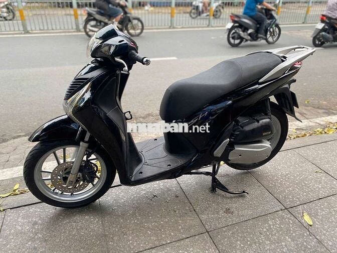 Honda SH 150 2015 mới 90% Bstp chính chủ