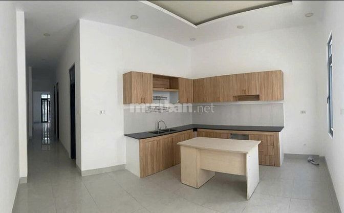 cần bán căn nhà 100m2 còn mới ở Xuân Thới Thượng - Hóc Môn giá 790tr