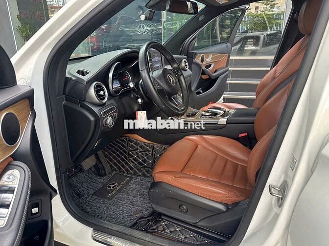 Mercedes Benz GLC 2017 250 4MATIC  - 123456 km