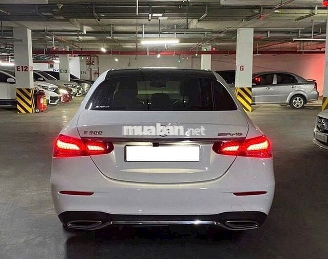 Mercedes Benz E Class 2021 E300 AMG - 49000 km