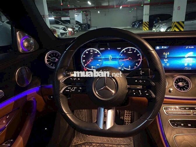 Mercedes Benz E Class 2021 E300 AMG - 49000 km
