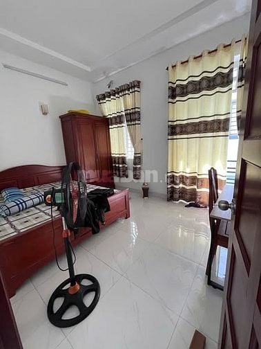  5,38tỷ Nhà 2 lầu đúc BTCT 4,5 x 9 4PN hẻm thông ba gác SHR