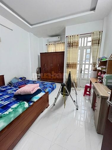  5,38tỷ Nhà 2 lầu đúc BTCT 4,5 x 9 4PN hẻm thông ba gác SHR