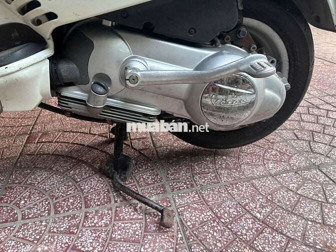 VESPA TRẮNG NGỌC TRAI