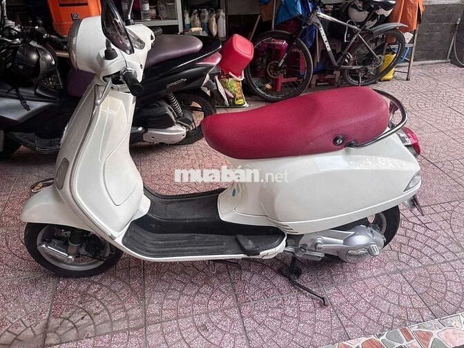 VESPA TRẮNG NGỌC TRAI