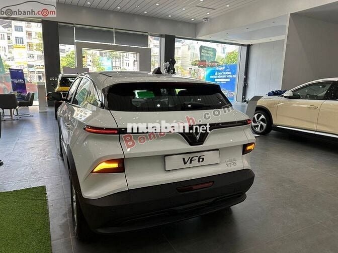 VinFast VF6 Eco 2025