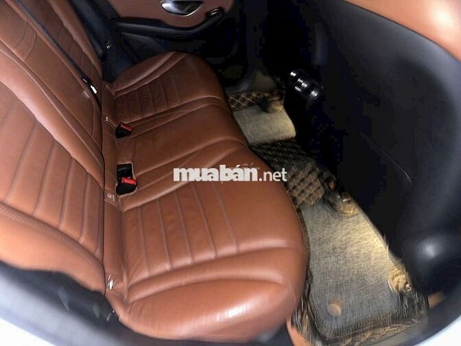 Mercedes Benz GLC 2017 250 4Matic - 123456 km