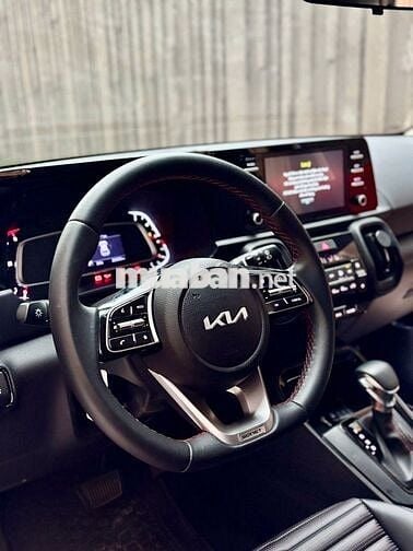 Kia Sonet 2024 Luxury 1.5 AT - 10000 km