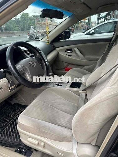 Toyota Camry 2007 XLE 2.4 - 100 km
