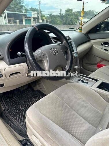 Toyota Camry 2007 XLE 2.4 - 100 km