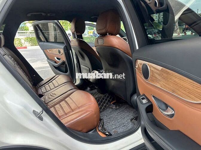 Mercedes Benz GLC 2017 250 4MATIC  - 123456 km