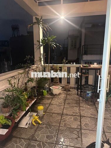 phòng full nội thất mới, bancong to thoáng, nvs riêng tư ngoài phòng