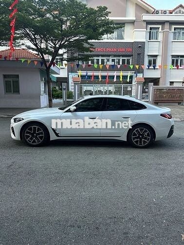BMW 4 Series 2022 430i Gran Coupe - 15000 km