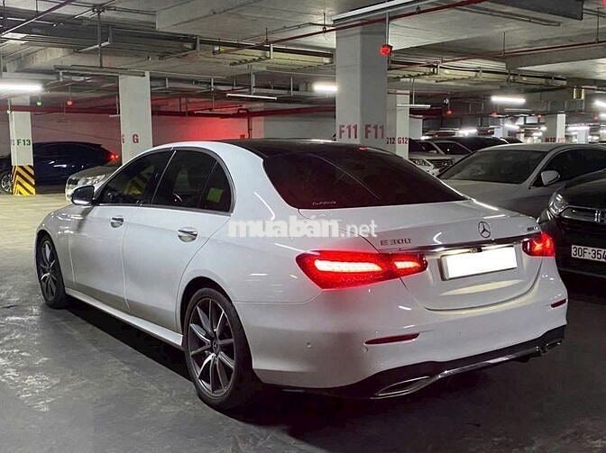 Mercedes Benz E Class 2021 E300 AMG - 49000 km