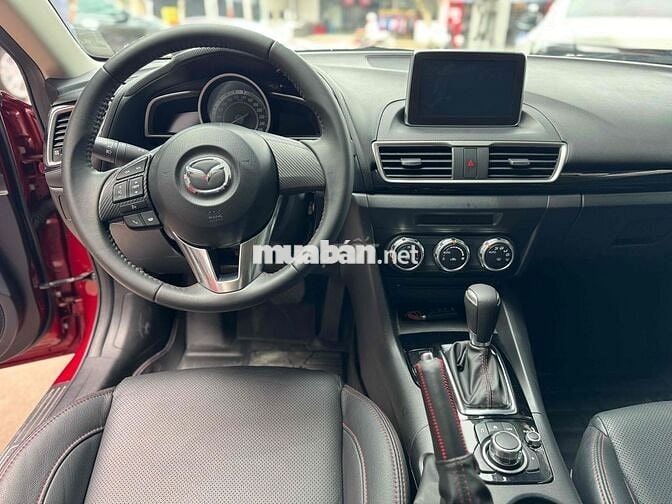 Mazda 3 2016 1.5 AT Sedan - 90000 km