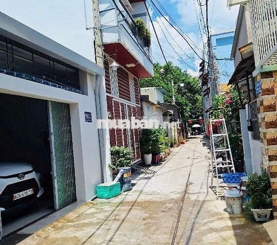 bán nhà HXH đường hồ văn long DT 5,7x13 hiện trạng cấp 4 tiện xây mới