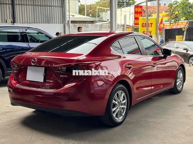 Mazda 3 2016 1.5 AT Sedan - 90000 km