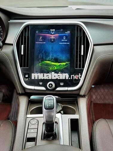 VinFast Lux A2.0 2020 2.0 AT - 90000 km