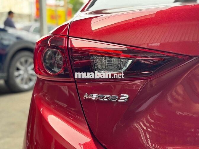 Mazda 3 2016 1.5 AT Sedan - 90000 km