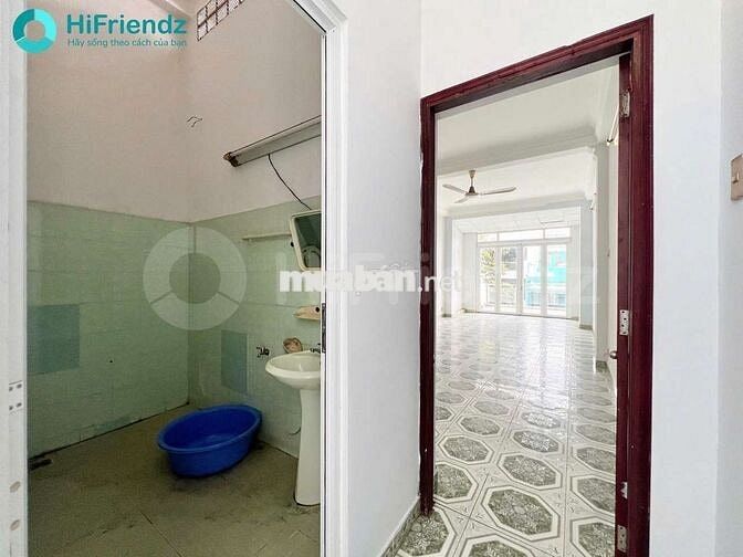 Phòng Studio rộng gần 45m² ban công - Gần cầu Nguyễn Tri Phương