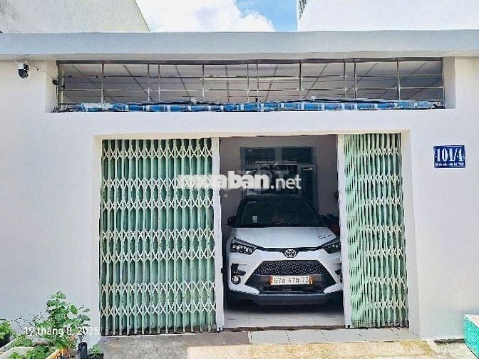 bán nhà HXH đường hồ văn long DT 5,7x13 hiện trạng cấp 4 tiện xây mới