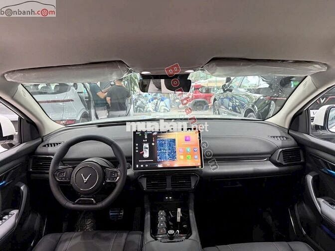 VF8 LUX PLUS V24 Đỏ/đen