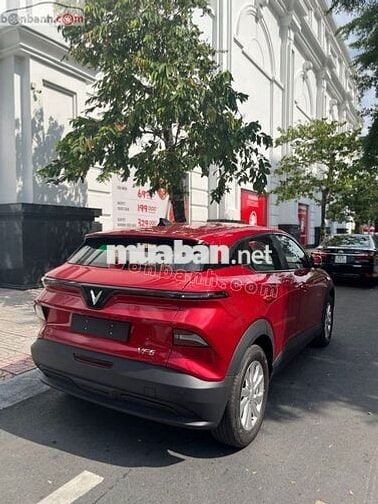VinFast VF6 Eco 2025