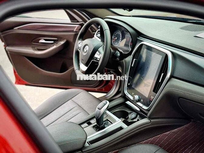 VinFast Lux A2.0 2020 2.0 AT - 90000 km