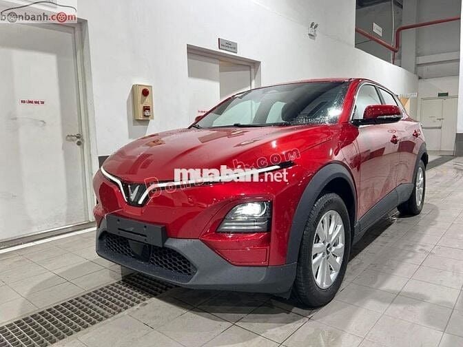 VinFast VF6 Eco 2025