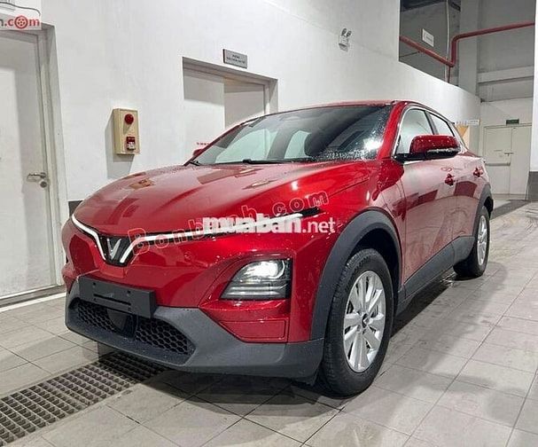 VinFast VF6 Eco 2025