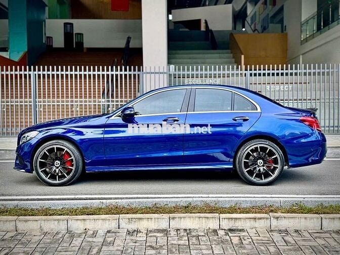 Mercedes Benz C300 AMG 2017 - 37000 km