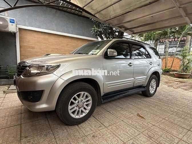 Toyota Fortuner 2015 2.5G 4x2 - 274000 km