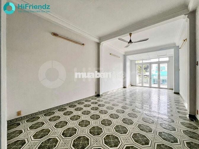 Phòng Studio rộng gần 45m² ban công - Gần cầu Nguyễn Tri Phương