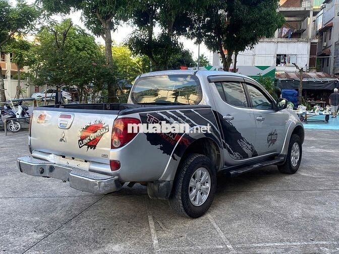 Mitsubishi Triton 2011 GL 2.4 MT 4x4 - 99999 km