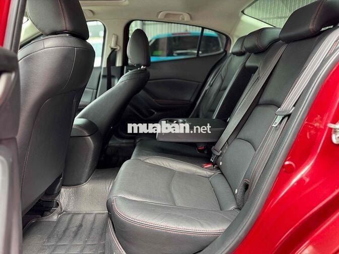 Mazda 3 2016 1.5 AT Sedan - 90000 km