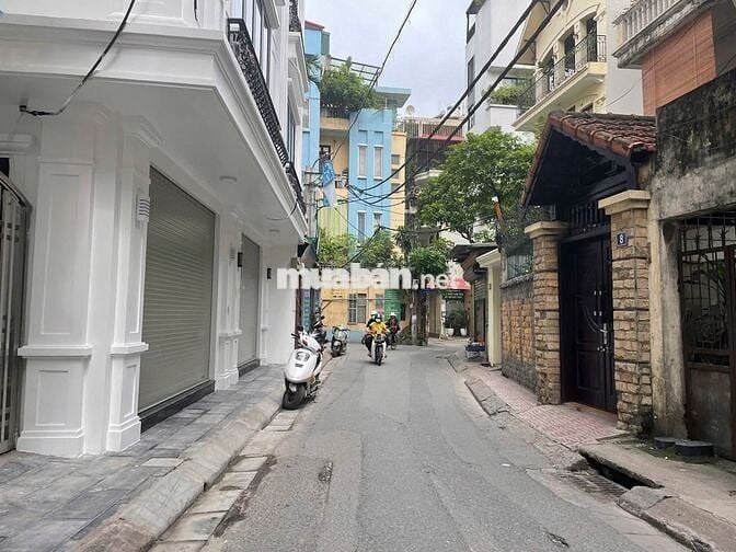 BÁN NHÀ LÔ GÓC – Ô TÔ TRÁNH – 7 TẦNG THANG MÁY – TRUNG TÂM BA ĐÌNH