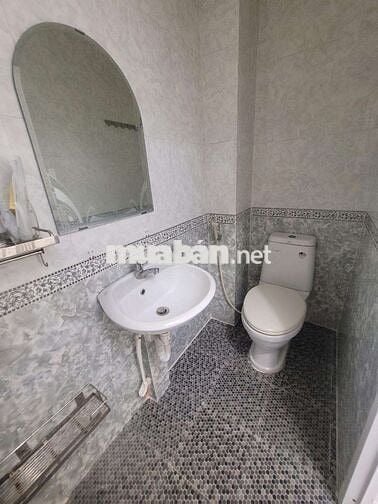 QUẬN 11 - BÁN GẤP ĐỂ ĐI MỸ NHÀ 3PN HẺM 6M THÔNG GIÁ HƠN 5TỶ TL