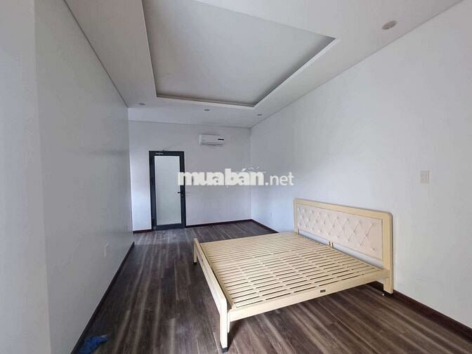Cho thuê nhà 3 tầng mt đông hải,sát biển Non Nước