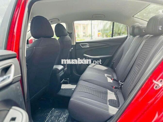 MG MG5 2025