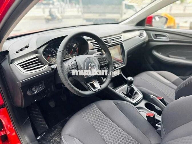 MG MG5 2025