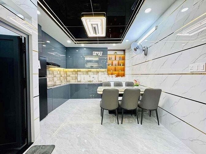 Cần bán gấp nhà đường Bà Hạt, P.8, Quận 10. Giá 5,35Tỷ/ DT 4m x 11m.