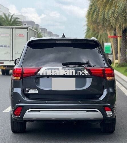 Mitsubishi Outlander 2023 2.0 CVT lướt chính hãng