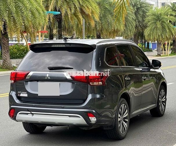 Mitsubishi Outlander 2023 2.0 CVT lướt chính hãng