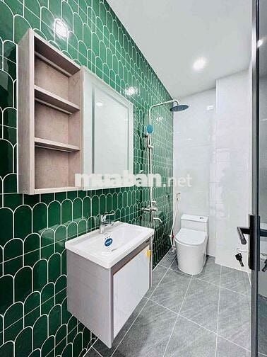 Cần bán gấp nhà đường Bà Hạt, P.8, Quận 10. Giá 5,35Tỷ/ DT 4m x 11m.